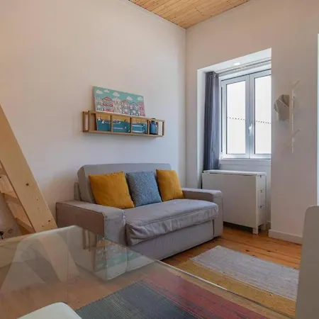 Tiny Retreat In Apartment Lisbon